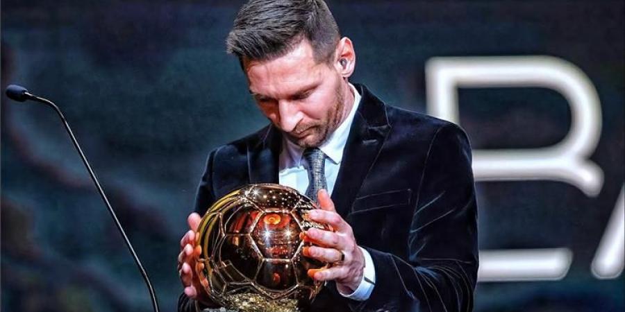 فرانس فوتبول توضح حقيقة فوز ميسي بجائزة الكرة الذهبية 2021