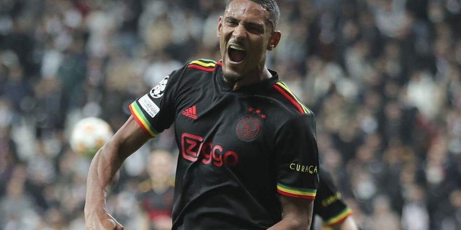 Haller scores twice as Ajax beats Besiktas