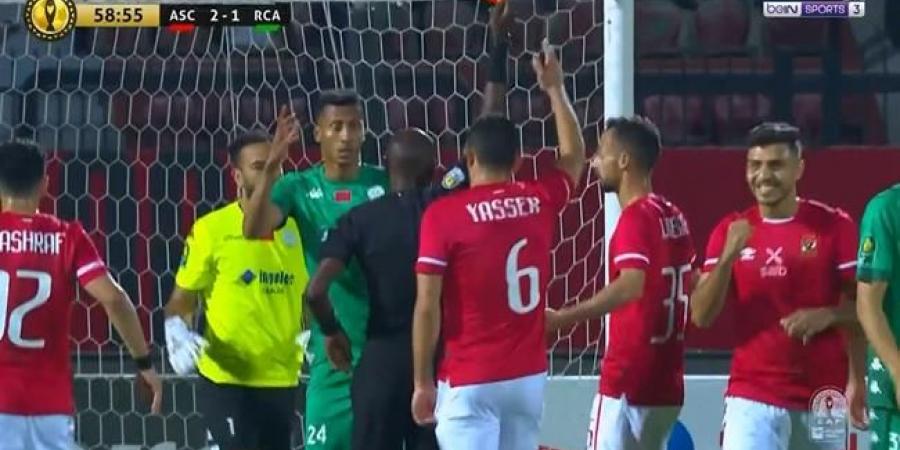 طرد مروان هدهودي في مباراة الاهلي والرجاء بدوري ابطال افريقيا