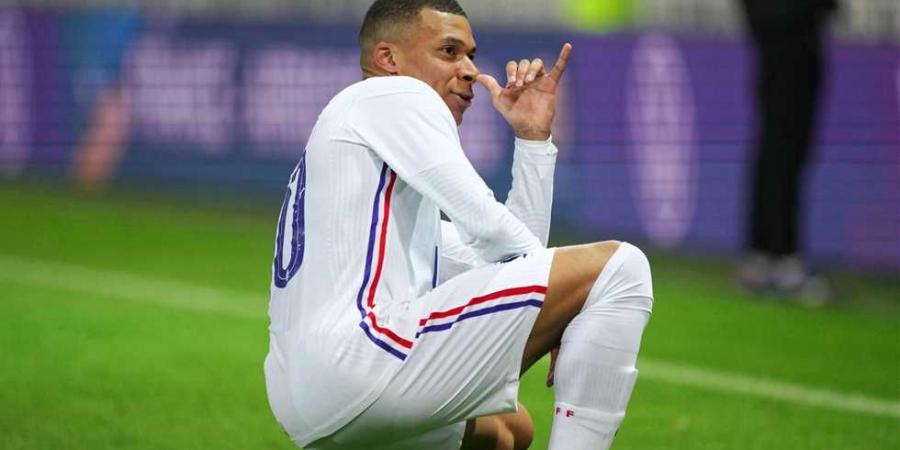 الدوري الفرنسي - مبابي "أفضل لاعب" يثير الفضول حول مستقبله.. وبنزيمة الأفضل "خارج فرنسا"