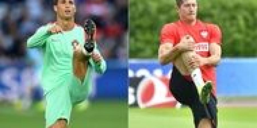 هل رفض برشلونة كريستيانو رونالدو للتعاقد مع روبرت ليفاندوفسكي؟