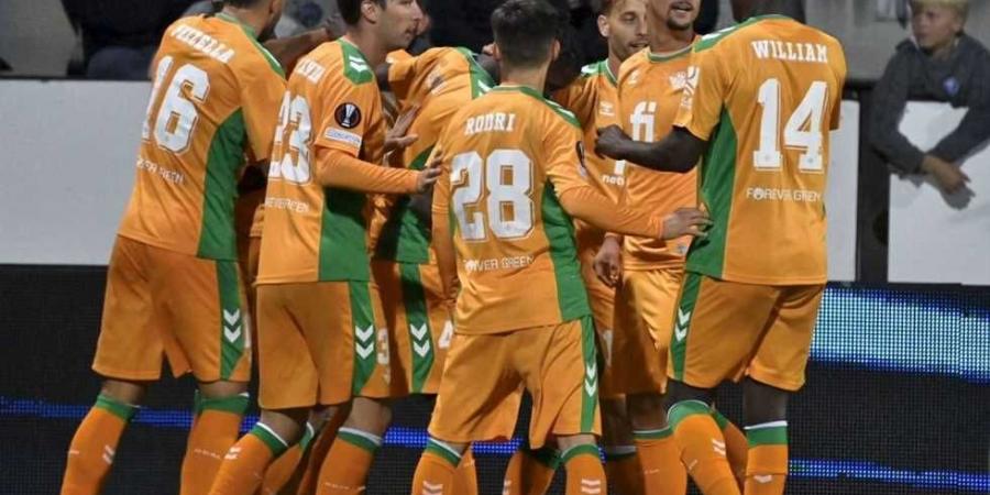 الدوري الأوروبي - بيتيس يحتفل بـ 500 مباراة لـ خواكين.. وسقوط جديد لـ روما مورينيو
