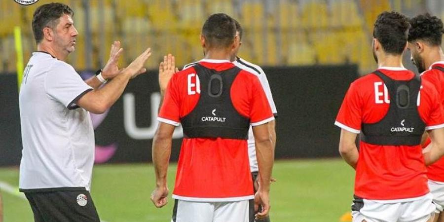 اتحاد الكرة يُعلن عدد الجماهير في وديتي منتخب مصر