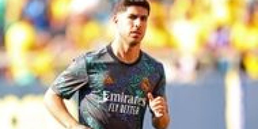 أخبار ريال مدريد: مدافع برشلونة يعلق على ارتباط أسينسيو بالبلوجرانا