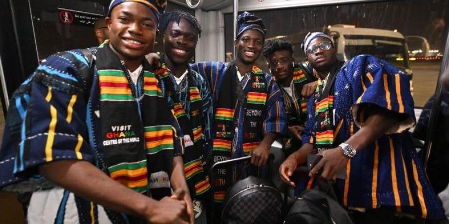 منتخب غانا يصل إلى الدوحة بالزي التقليدي استعدادًا للمشاركة في كأس العالم "فيديو"