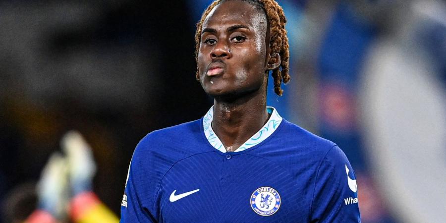 Chalobah commits long-term future to Chelsea by penning new contract