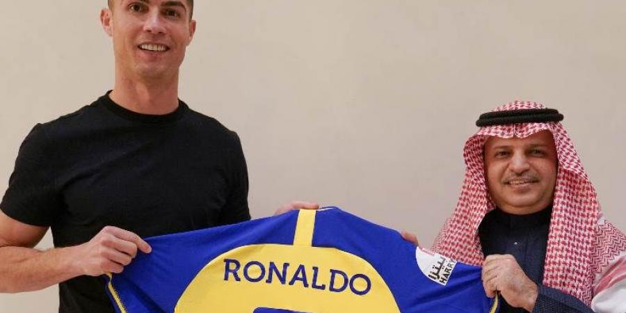 موعد وصول كريستيانو رونالدو إلى الرياض بعد انضمامه لنادي النصر