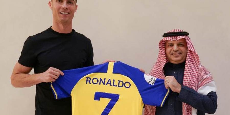 عاجل.. وصول رونالدو إلى مطار الرياض تمهيدًا للانضمام النصر