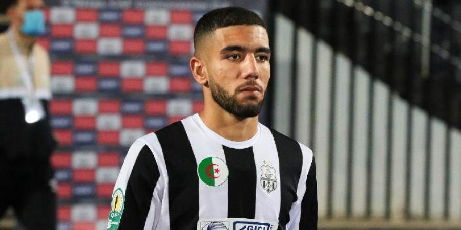 وفاق سطيف يُعلن انتقال أحمد قندوسي لنادي الأهلي