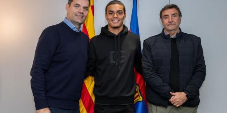 Ronaldinho's son has officially signed for Barcelona