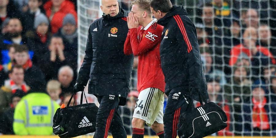 ‘Not far away’ – Donny van de Beek delivers injury update at Man Utd after four months on the sidelines