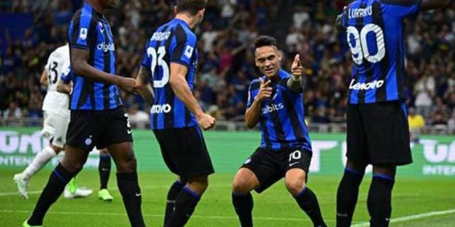 إنتر ضد ميلان.. لاوتارو مارتينيز يحرز الهدف الأول للأفاعي