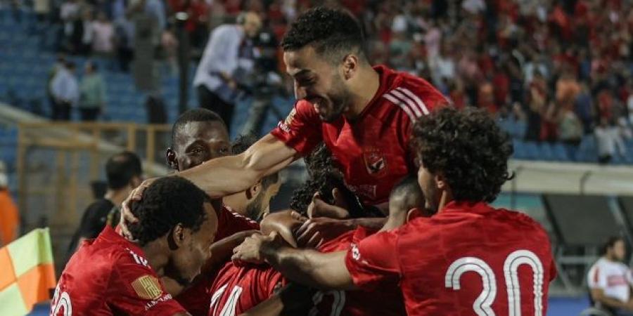 الأهلي يسحق الزمالك برباعية في قمة الدوري المصري