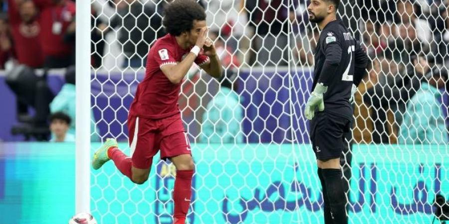 منتخب قطر يستهل مشواره بكأس آسيا باكتساح لبنان بثلاثية "فيديو"