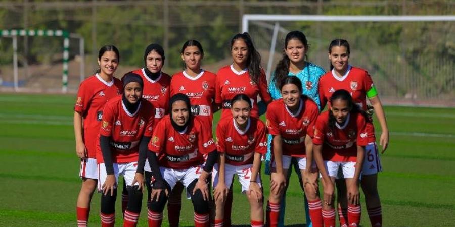 النادي الأهلي يقرر المشاركة في الدوري الممتاز للكرة النسائية الموسم المقبل (خاص)