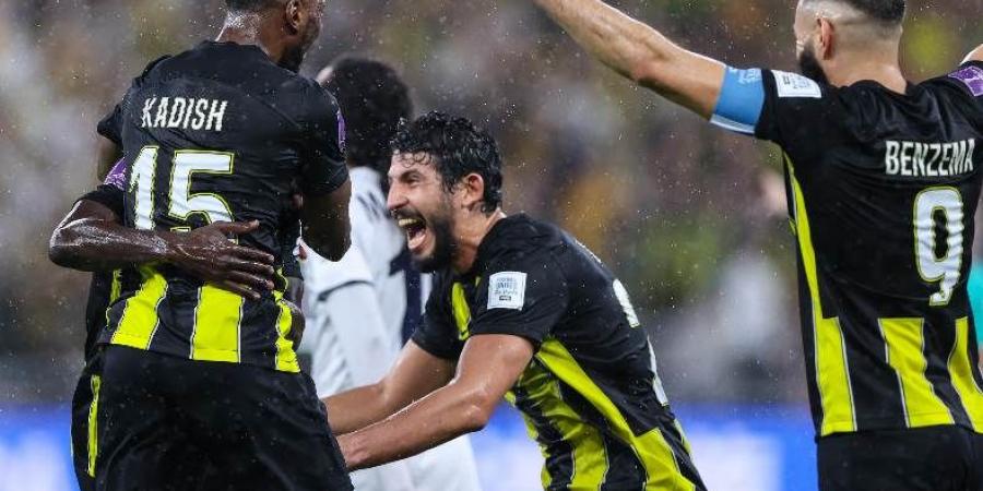 حجازي أساسيا وبنزيما يقود الهجوم - تشكيل الاتحاد الرسمي أمام الوحدة بالدوري السعودي