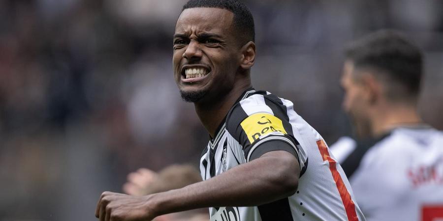 After making the Premier League's fastest-ever player look like a tugboat, Newcastle must build their team around super Swede Alexander Isak, writes Craig Hope