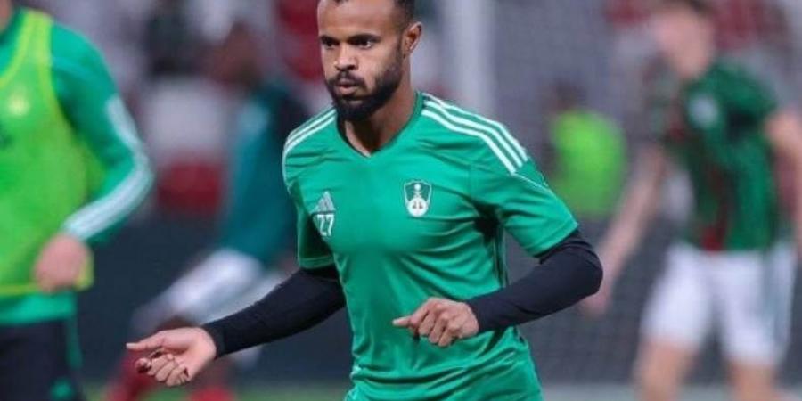 قناع خاص لـ علي مجرشي لاعب أهلي جدة مع العودة للتدريبات