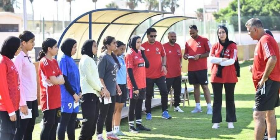 الأهلي يستقبل 35 لاعبة في اليوم الأول من اختبارات الكرة النسائية بالإسكندرية