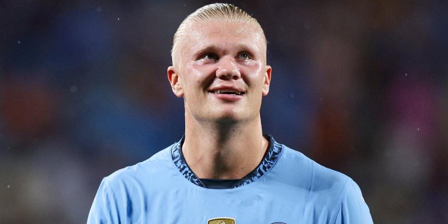 Man City Erling Haaland jokingly scolds reporters after they fail to welcome the Norwegian superstar to pre-season press conference