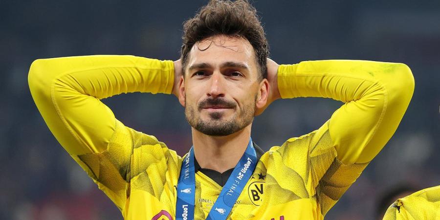 Premier League club 'seriously considering' move to sign free agent Mats Hummels... though the German defender is 'yet to make a decision over whether to continue his career'