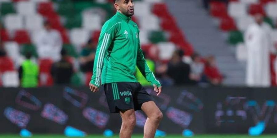 اختبار طبي لحسم موقف رياض محرز من كلاسيكو الأهلي ضد النصر