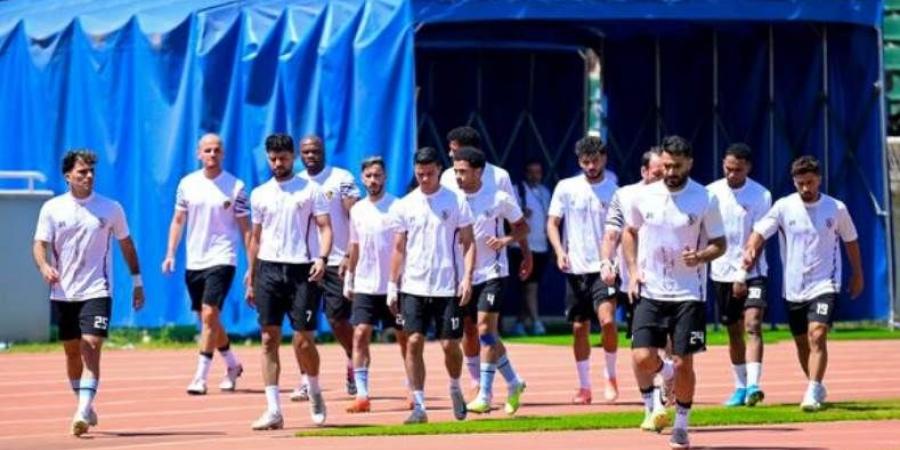 تدريبات بدنية للاعبي الزمالك البدلاء بعد مواجهة الشرطة الكيني