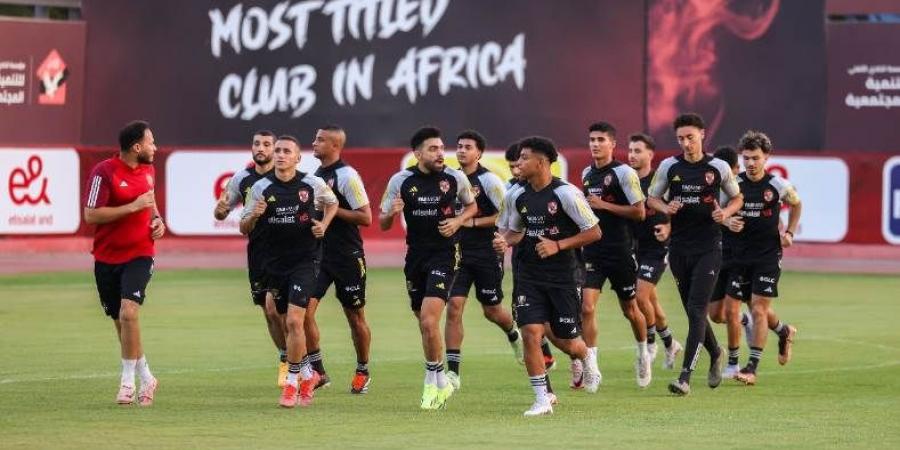 الأهلي يختتم تدريباته ويطير إلى الرياض لمواجهة الزمالك بالسوبر الإفريقي