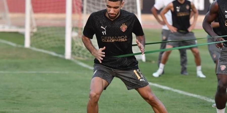 القندوسي: لم أقبل عرض الزمالك رغم كونه ضعف عرض الأهلي.. ولن أرتدي قميص الأبيض