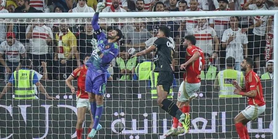 محمد الشناوي يتوج بجائزة أفضل لاعب في نهائي السوبر المحلي أمام الزمالك