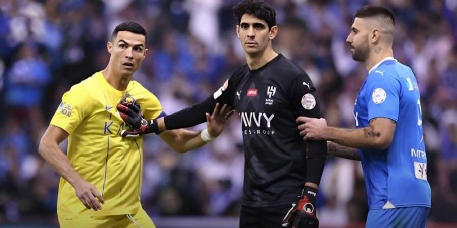 ياسين بونو أساسي مع الهلال في "مباراة القمة" ورونالدو يقود هجوم النصر