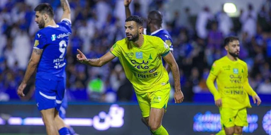 ريمونتادا الخليج توقف قطار الهلال في الدوري السعودي وتُسقطه بالثلاثة