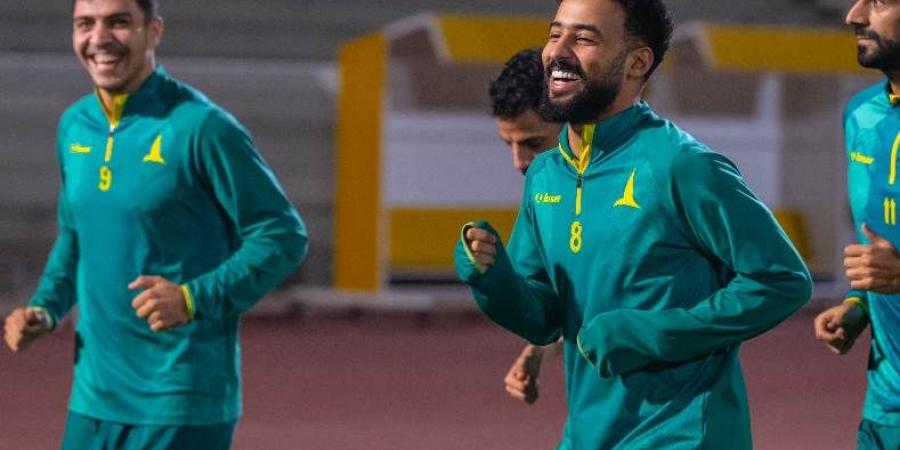 محمد شريف يعود لتدريبات الخليج بعد غياب 3 أشهر