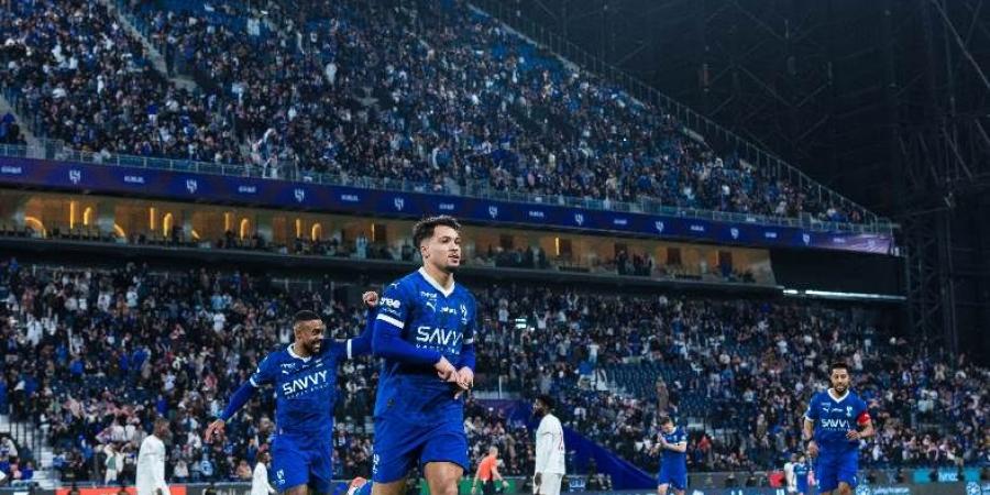 الهلال يمطر شباك الخلود بخماسية في الدوري السعودي