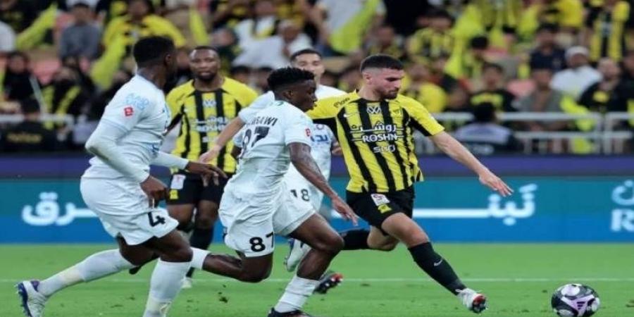 تعادل مثير بين الاتحاد والأخدود في دوري روشن السعودي