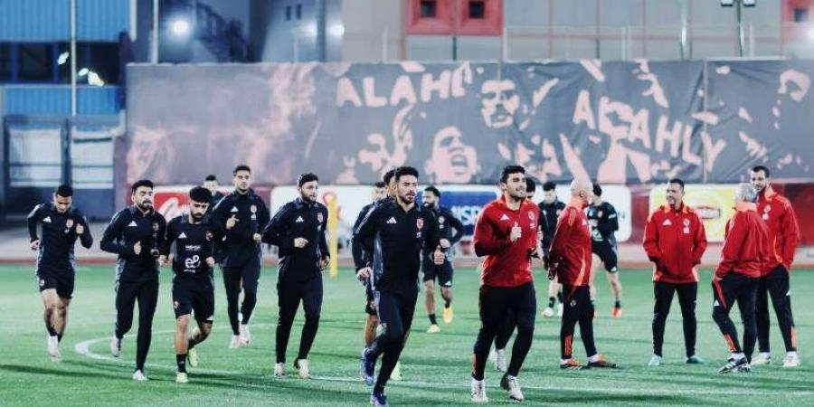 الأهلي يدخل معسكرًا مغلقًا استعدادًا لمواجهة الزمالك في قمة دوري نايل