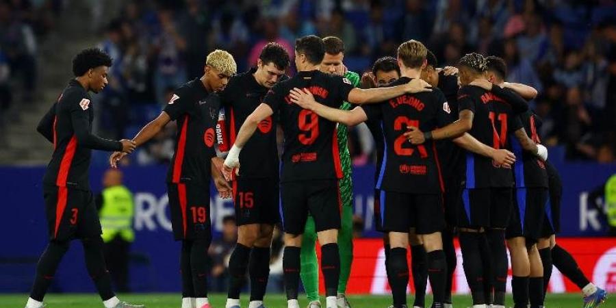 ثلاثي برشلونة الذهبي.. موسم استثنائي ليامال وبيدري ورافينيا تحت قيادة فليك