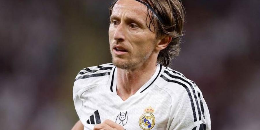مودريتش إلى ميلان.. الإعلان الرسمي بعد عودته من المنتخب الكرواتي