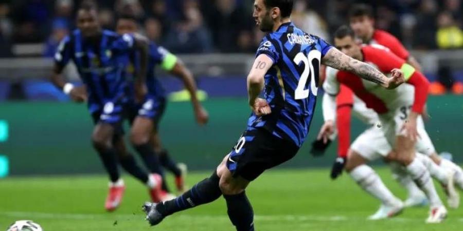 جالطة سراي يفتح باب المفاوضات لضم تشالهان أوغلو.. وإنتر ينتظر العرض الرسمي