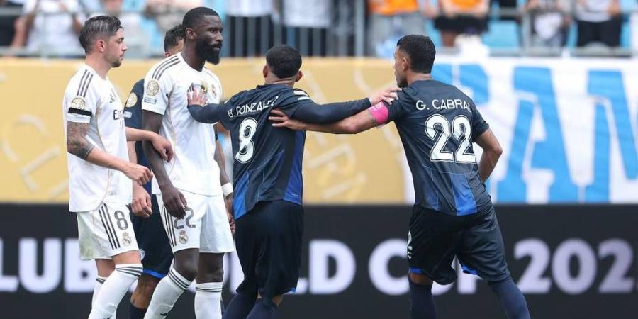 "الفيفا" يفتح تحقيقًا بعد تأكيد روديغير تعرضه لإهانة عنصرية من لاعب باتشوكا