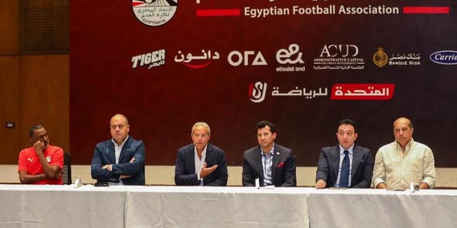 وزير الشباب والرياضة يزور معسكر منتخب 17 سنة ويطمئن على استعداداته لكأس العالم
