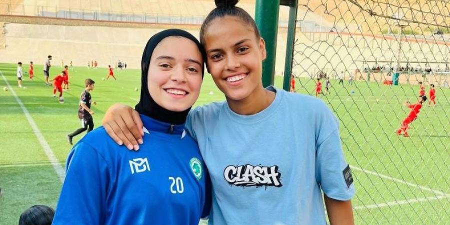 سارة خالد لاعبة الأهلي تزور تدريبات مودرن سبورت