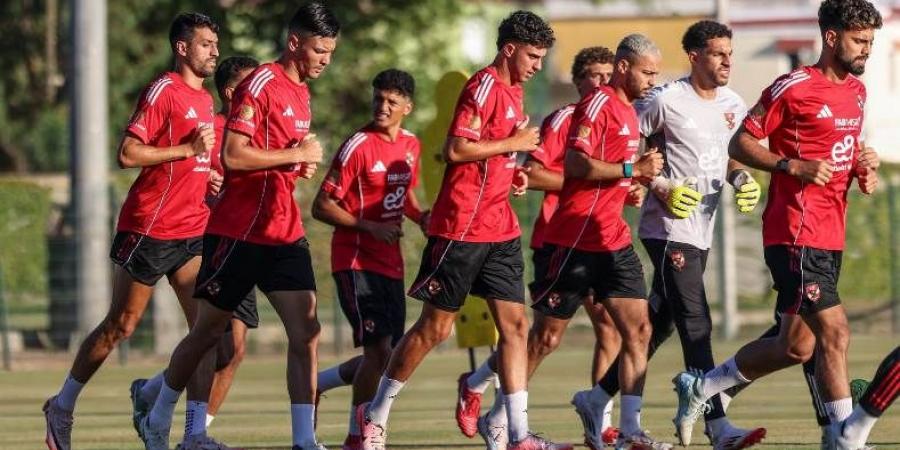 قائمة الأهلي لمباراة فاركو.. عودة الشحات واستمرار غياب عمر كمال
