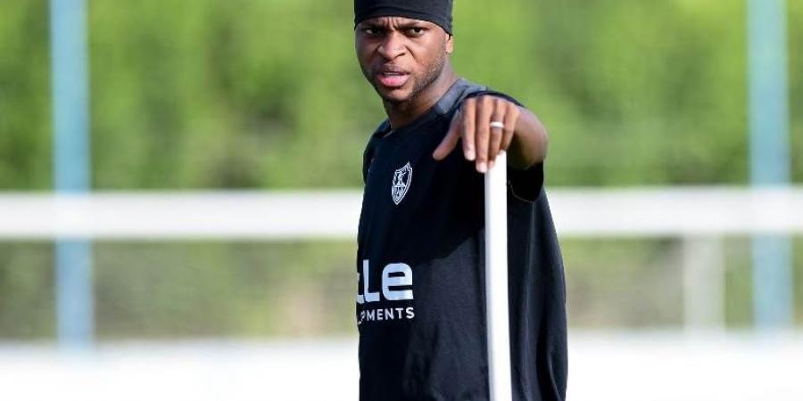 استبعاد الجزيري وشيكو بانزا من قائمة الزمالك لمواجهة المقاولون العرب