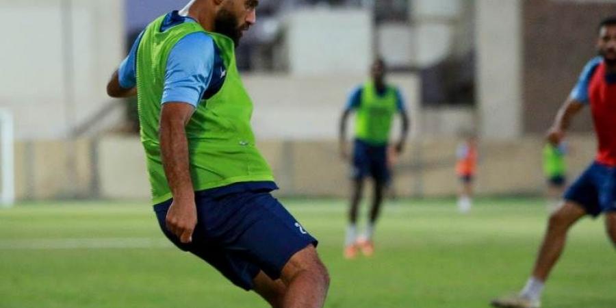 أمير عابد لاعب المقاولون العرب يتعرض لحادث سير ونقله للمستشفى