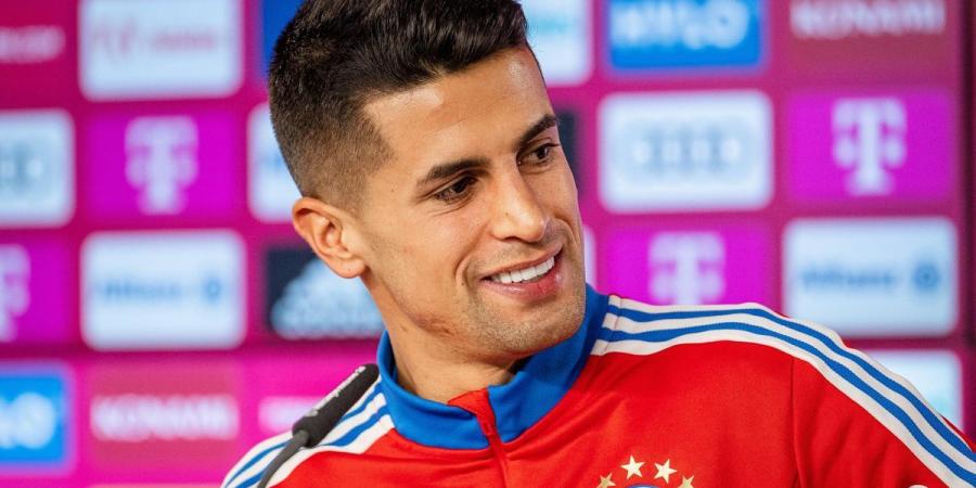 Bayern Munich end Joao Cancelo's loan as Daley Blind nears Girona move