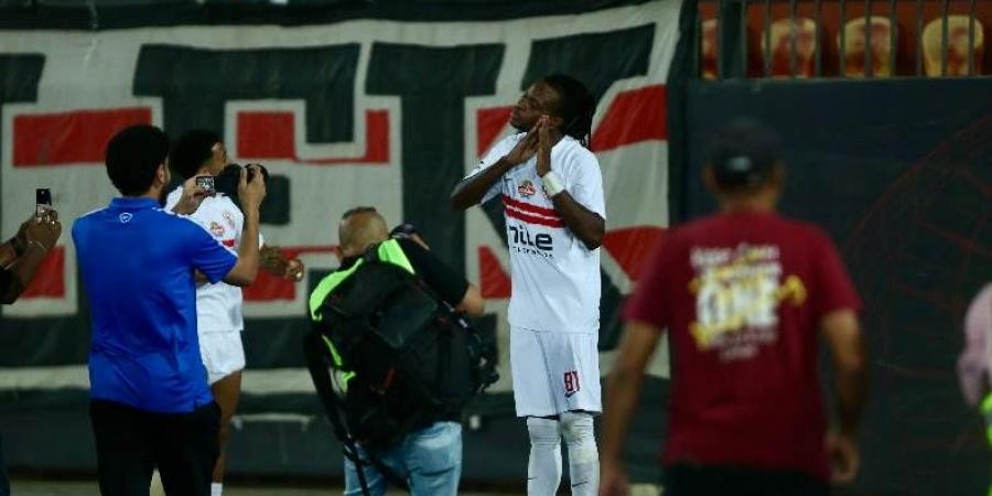 شيكو بانزا يتوج بجائزة أفضل لاعب في مباراة الزمالك وفاركو