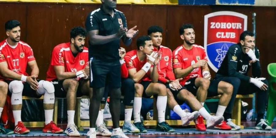 الأهلي يهزم الزهور والزمالك يتخطى سموحة بافتتاح دوري اليد