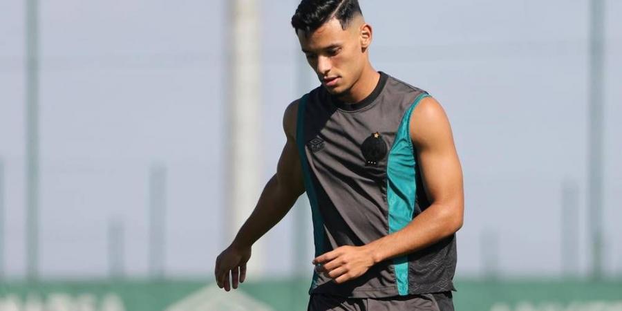 الضحاك يعود لتداريب الرجاء الرياضي بعد مشاركته رفقة المنتخب المغربي للشباب في دوري ودي بإسبانيا