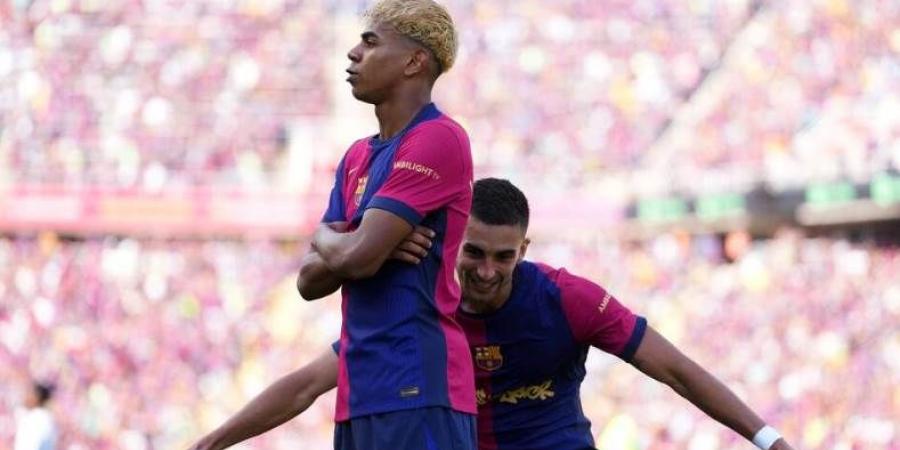 موقف لامين يامال من مواجهة برشلونة وفالنسيا بالدوري الإسباني